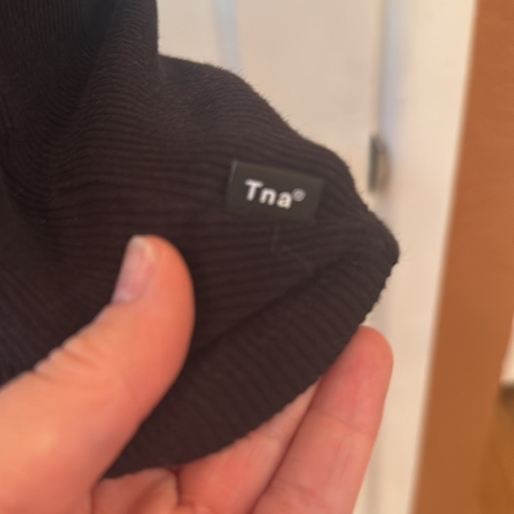 TNA Black Fitted Crop T-Shirt Short Sleeve-Sz M - Picture 2 of 6